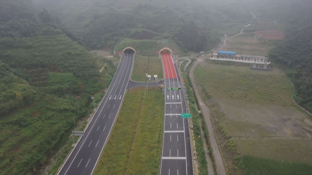 1_f1a55ec90c4a4d0d87895c23749bcdd4